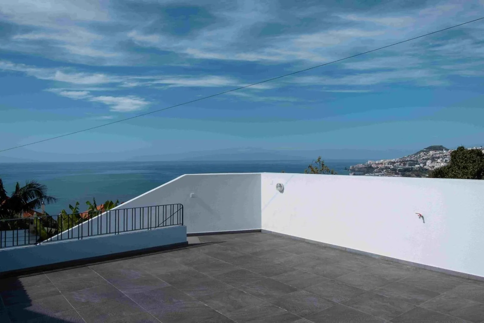 Guestready - Hillside Oceanview Heaven Villa Funchal   Funchal (Madeira)